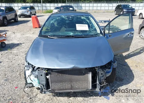 2020 Toyota Corolla Le z USA, uszkodzony, nr VIN JTDEPRAE3LJ085852